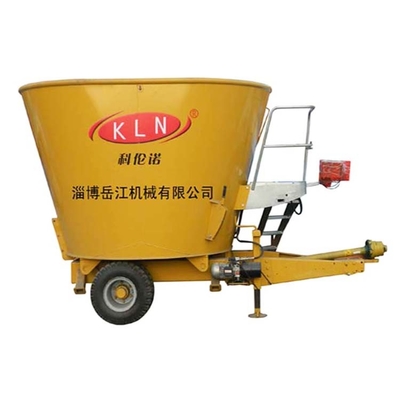 6M3 แนวตั้ง TMR Mixer เครื่องบดอาหารสัตว์รถแทรกเตอร์ไฟฟ้า Cow Fodder