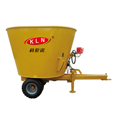 6M3 แนวตั้ง TMR Mixer เครื่องบดอาหารสัตว์รถแทรกเตอร์ไฟฟ้า Cow Fodder
